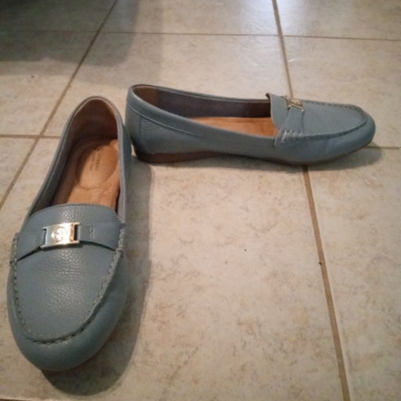 Shoes - Picture 8 of 14